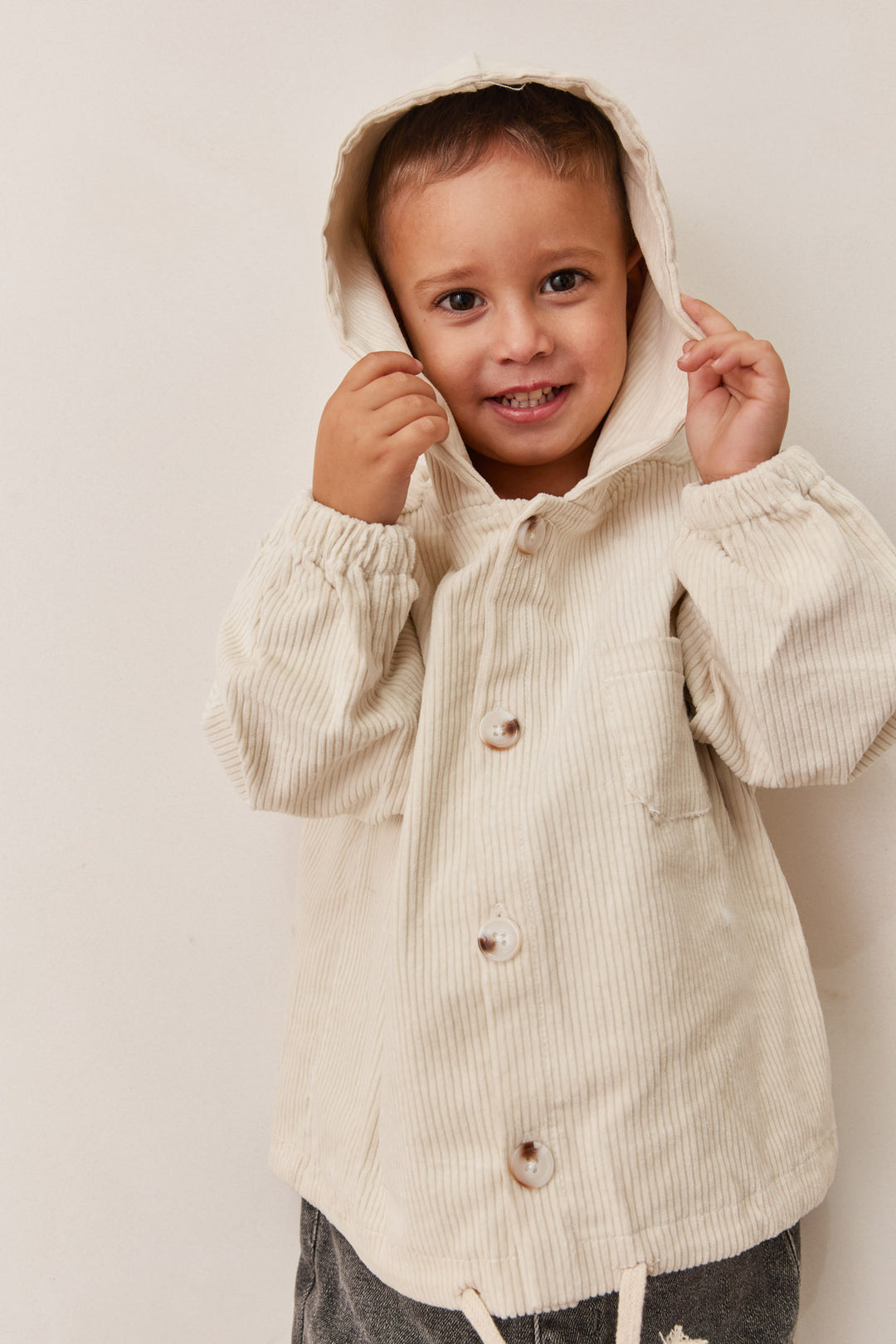 ג'קט קורדורוי בשילוב קפוצ'ון | קרם
