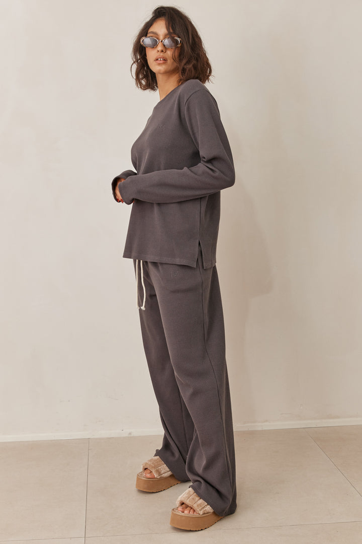 מכנסי אליסון בד וופל בשילוב רקמת לוגו | אפור כהה