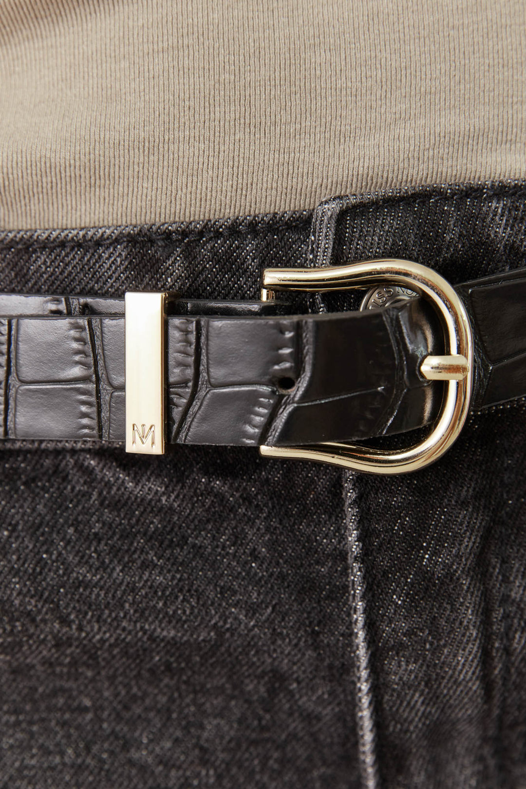 חגורת נורי טקסטורת קרוקו | שחור