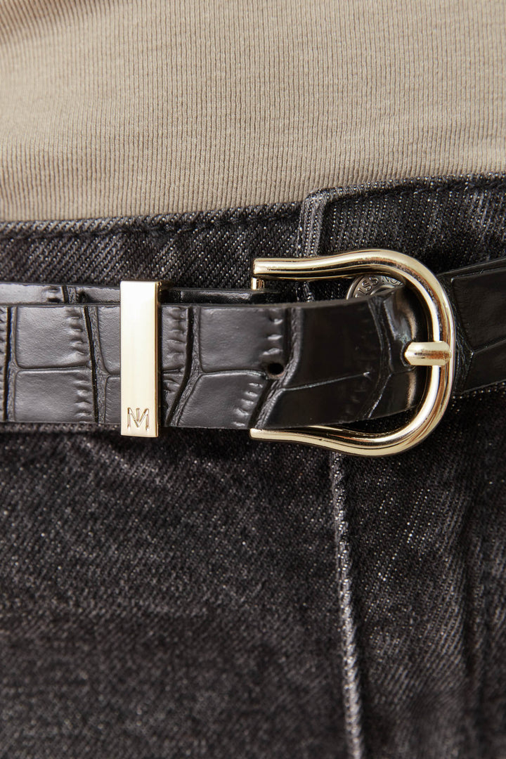 חגורת נורי טקסטורת קרוקו | שחור