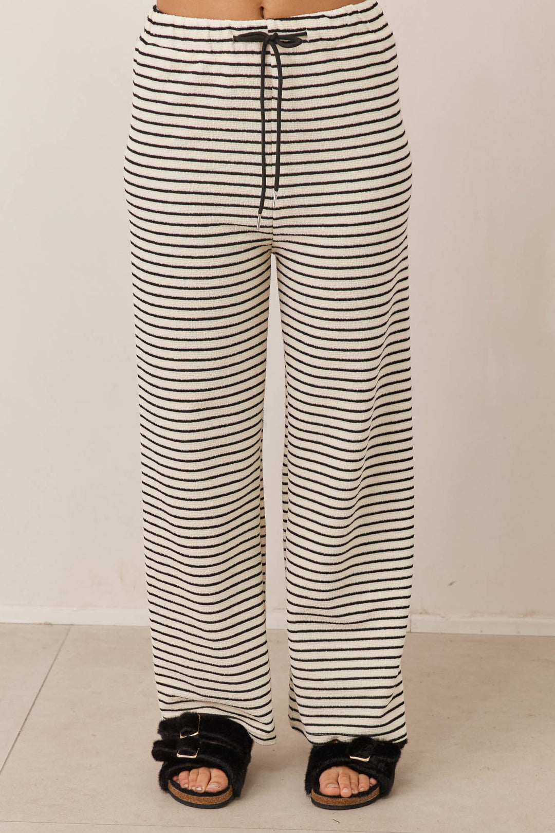 מכנסי סטרייפס קייט | לבן/שחור