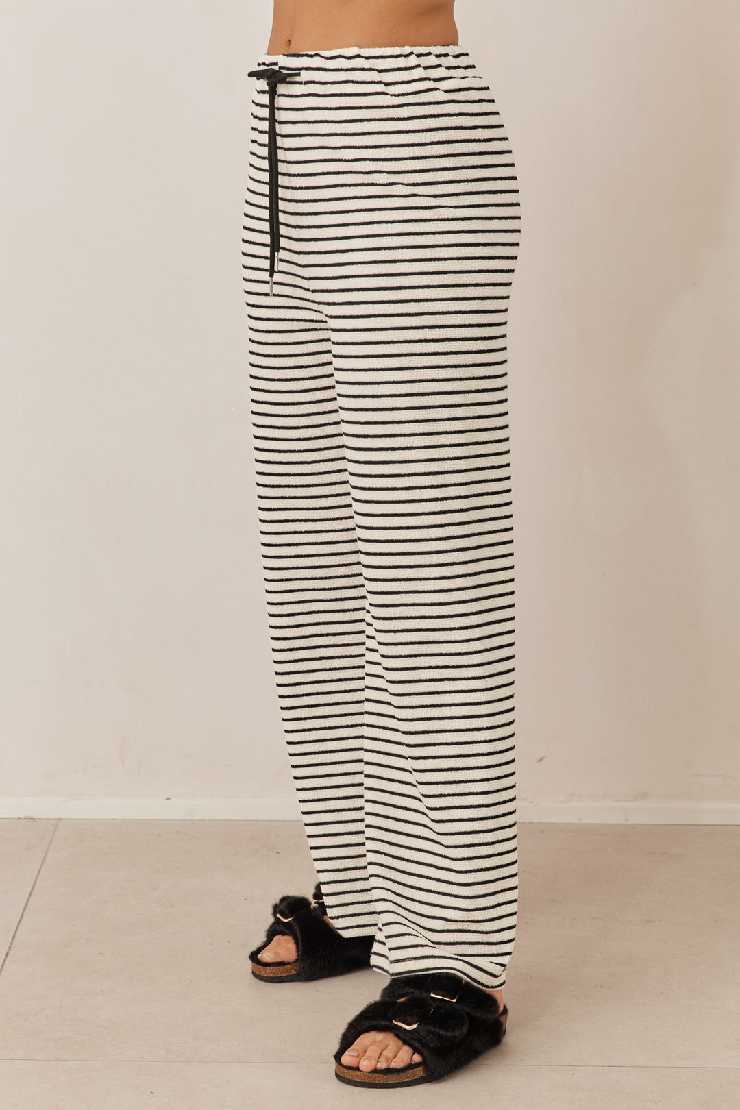 מכנסי סטרייפס קייט | לבן/שחור