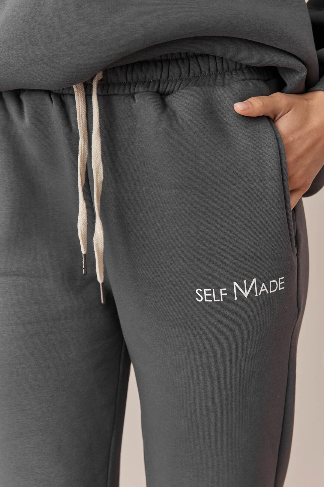 מכנסי פוטר SELF MADE | אפור כהה