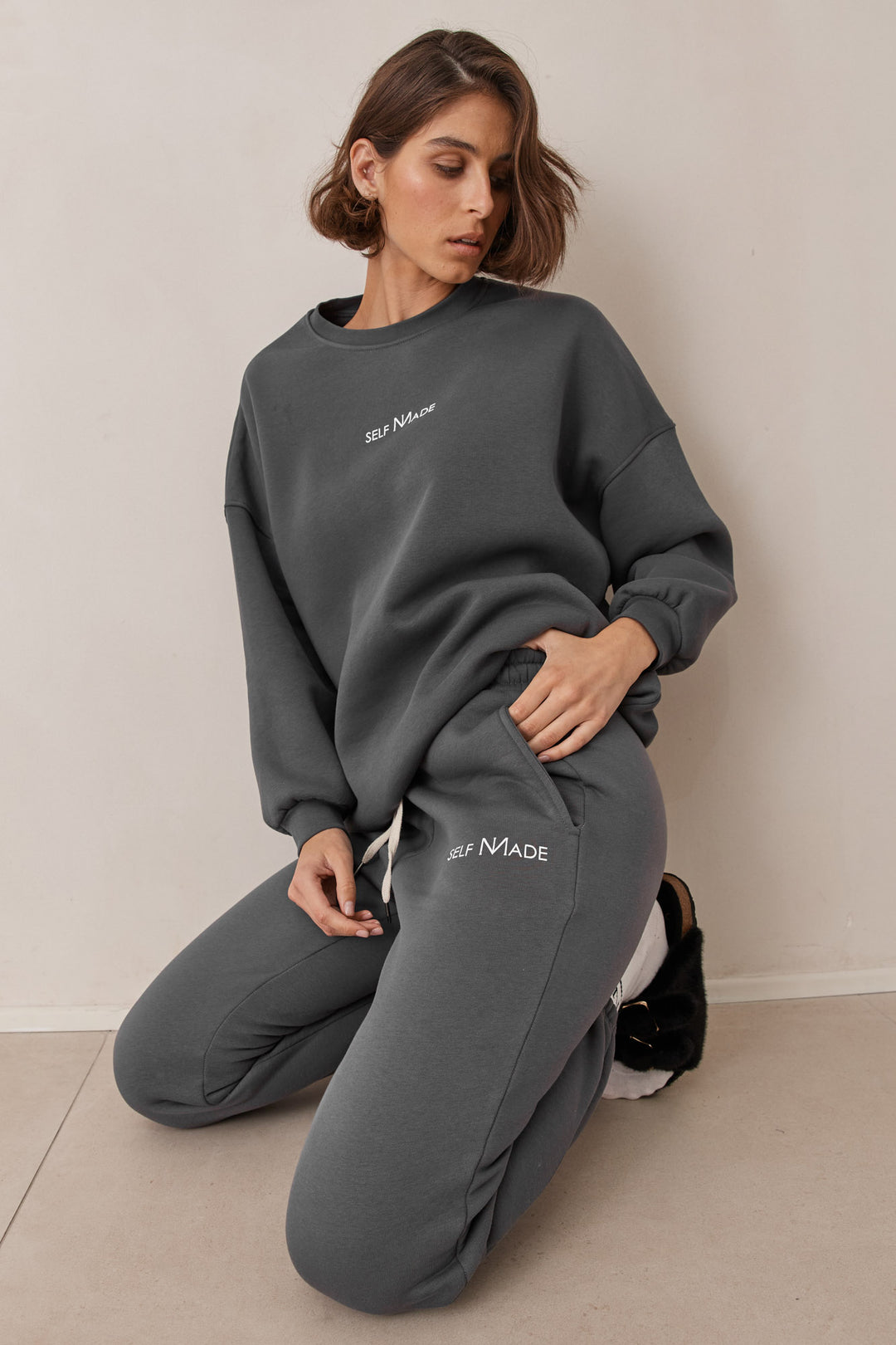 מכנסי פוטר SELF MADE | אפור כהה