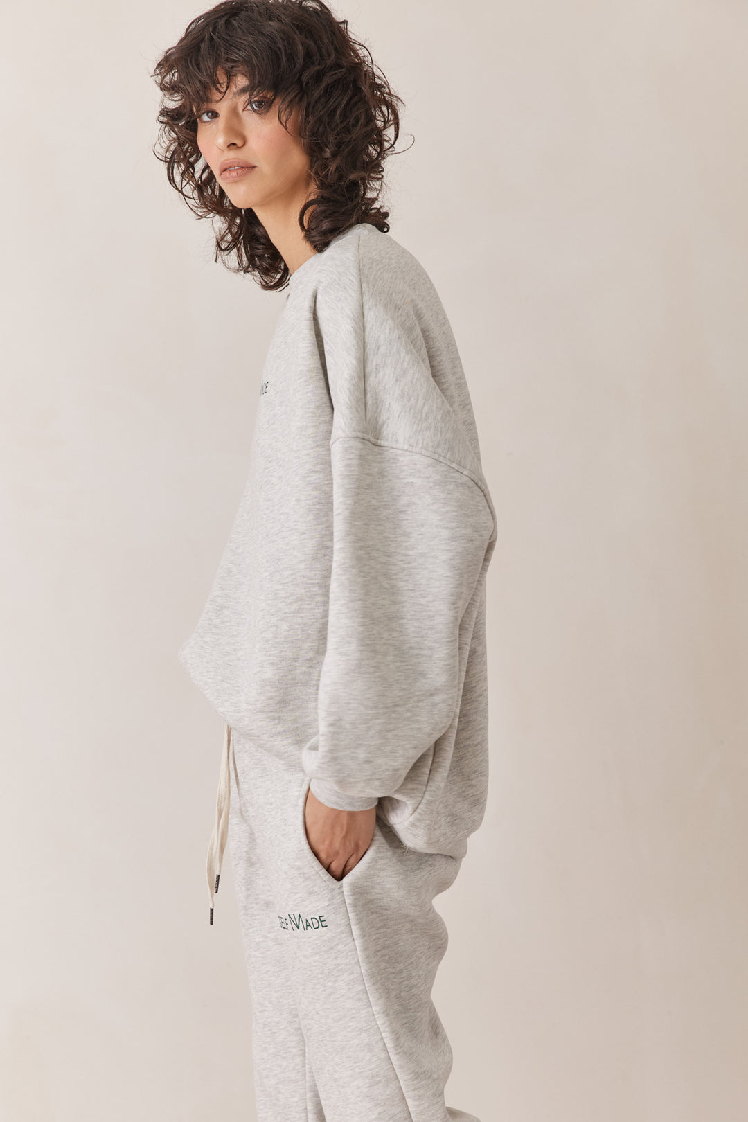 סוויטשרט פוטר אוברסייז SELF MADE | אפור בהיר