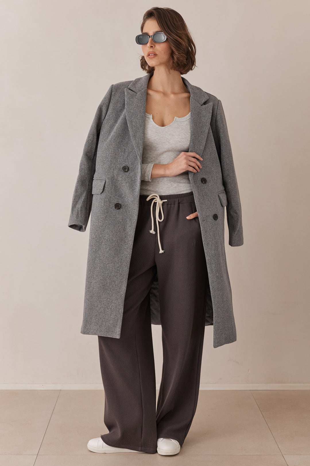 חולצת ביל בייסיק מחשוף גזור בד ריב | אפור בהיר