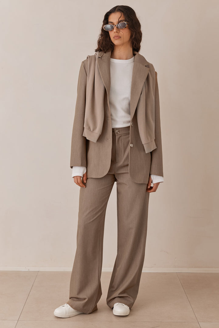 מכנסי קתרין מחויטים | חום