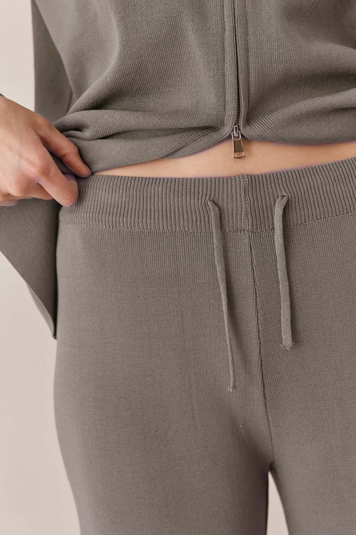 מכנסי סריג נואל בשילוב גומי | ירוק זית