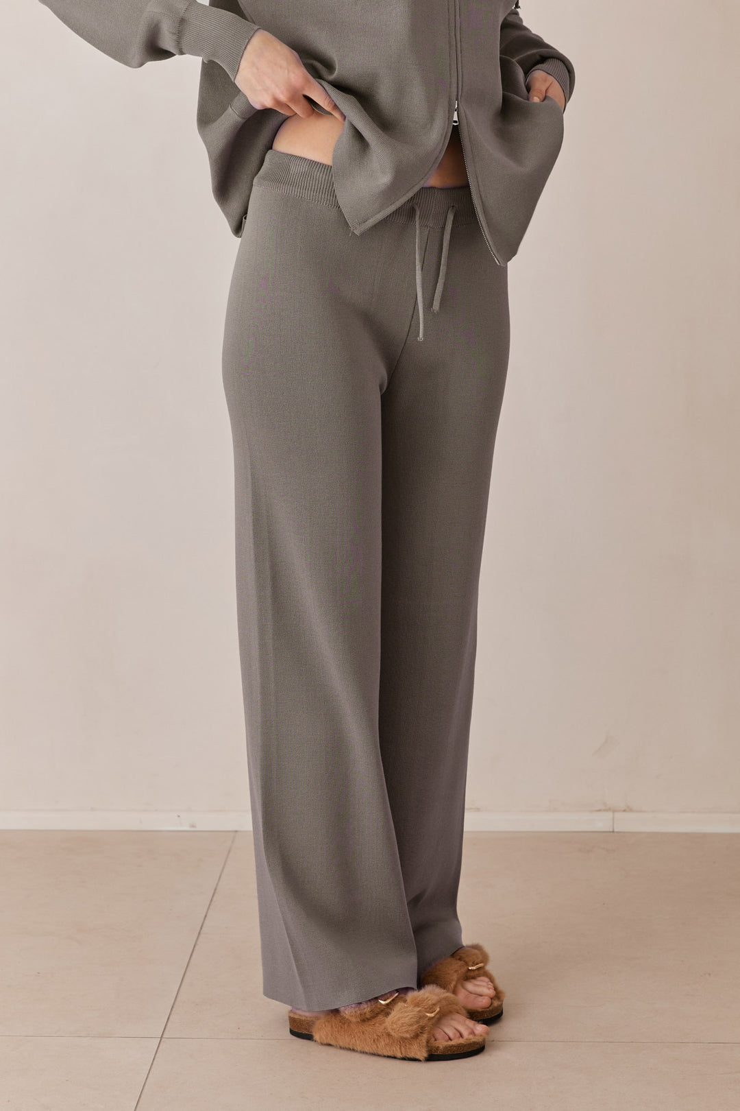 מכנסי סריג נואל בשילוב גומי | ירוק זית