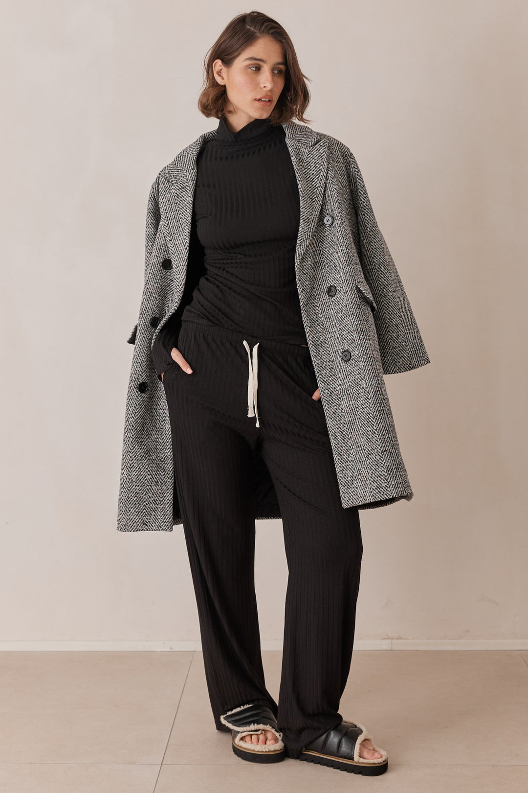 חולצת גולף קאיה שרוולי כפפה | שחור