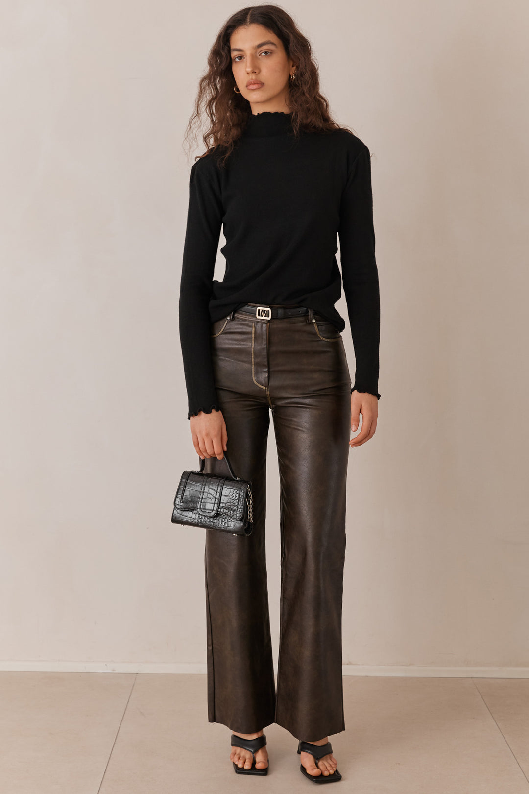 חולצת סריג קיירה חצי גולף | שחור