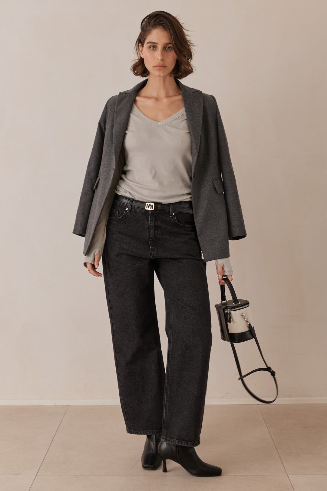 חולצת בייסיק מייגן וי שרוול כפפה | אפור אייס