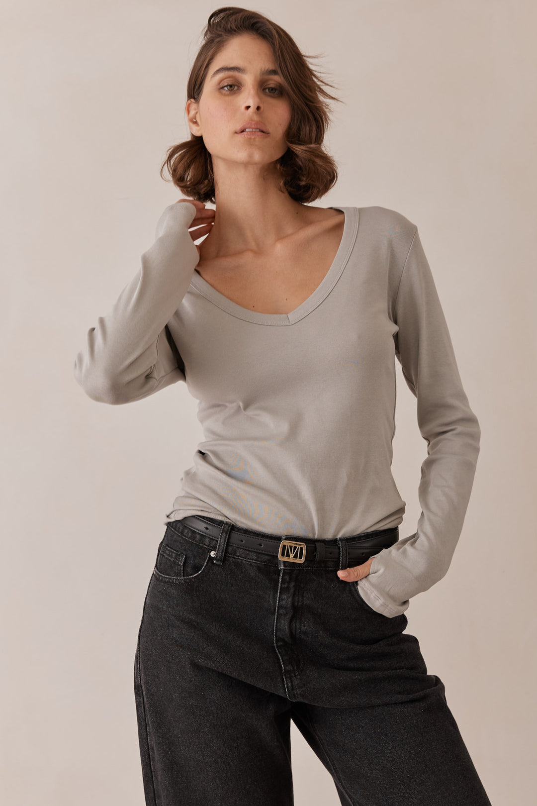 חולצת בייסיק מייגן וי שרוול כפפה | אפור אייס