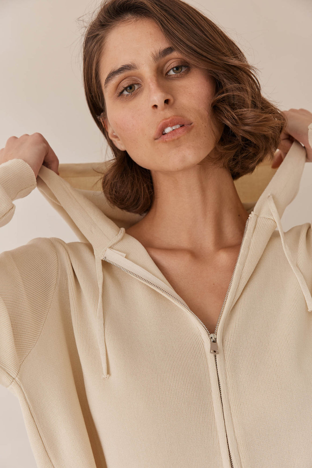 קפוצ'ון סריג נואל בשילוב רוכסן | קרם