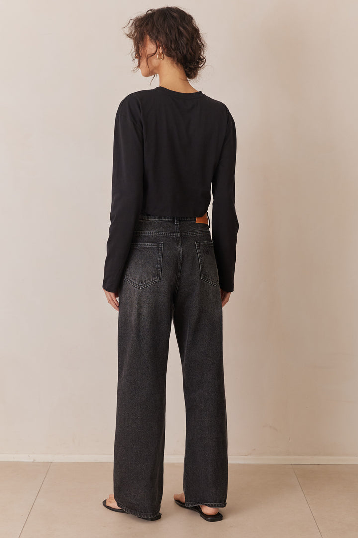 חולצת כריסטין קרופ בשילוב חישוק מוזהב | שחור