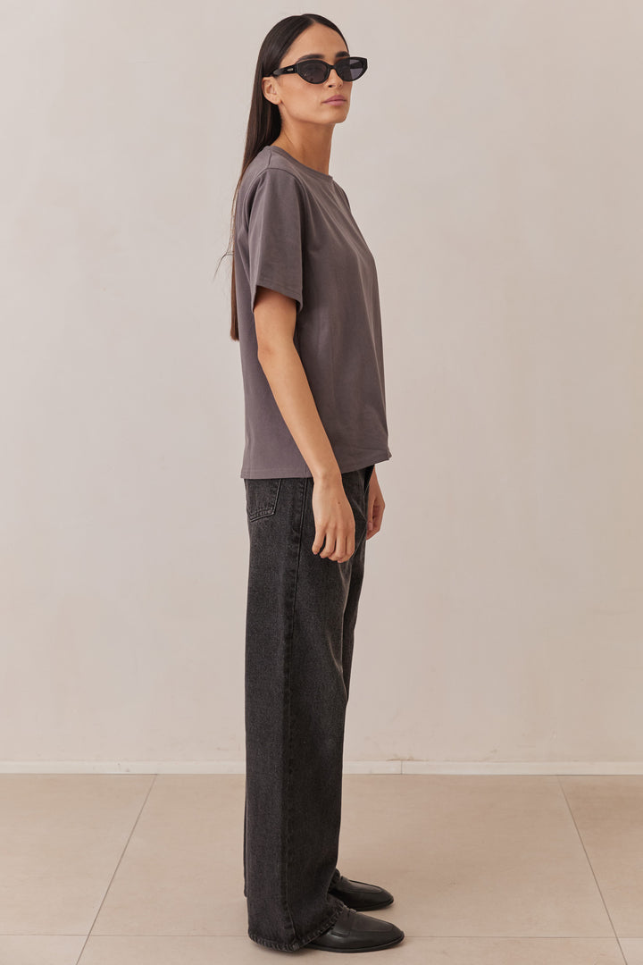 טי שירט קיילה אוברסייז | אפור כהה
