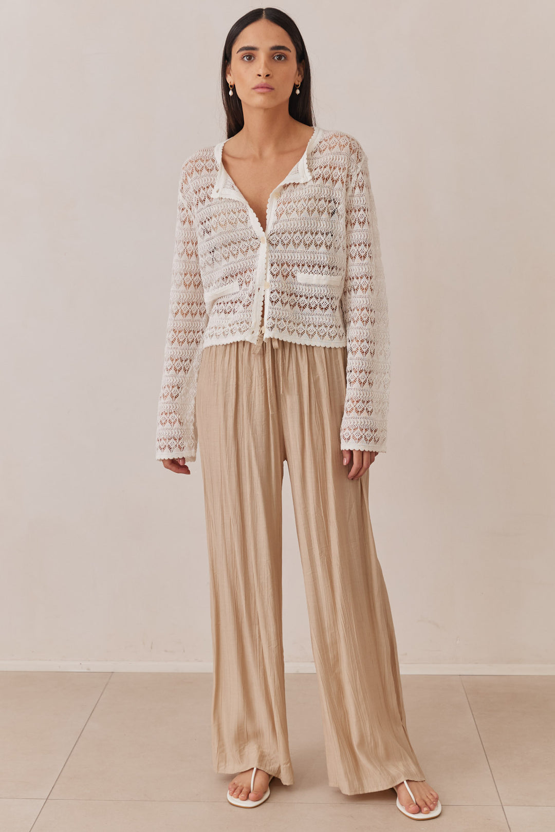 חולצת תחרה אמיליה בשילוב כפתורים | לבן