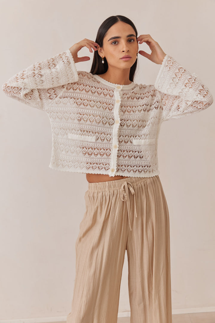 חולצת תחרה אמיליה בשילוב כפתורים | לבן