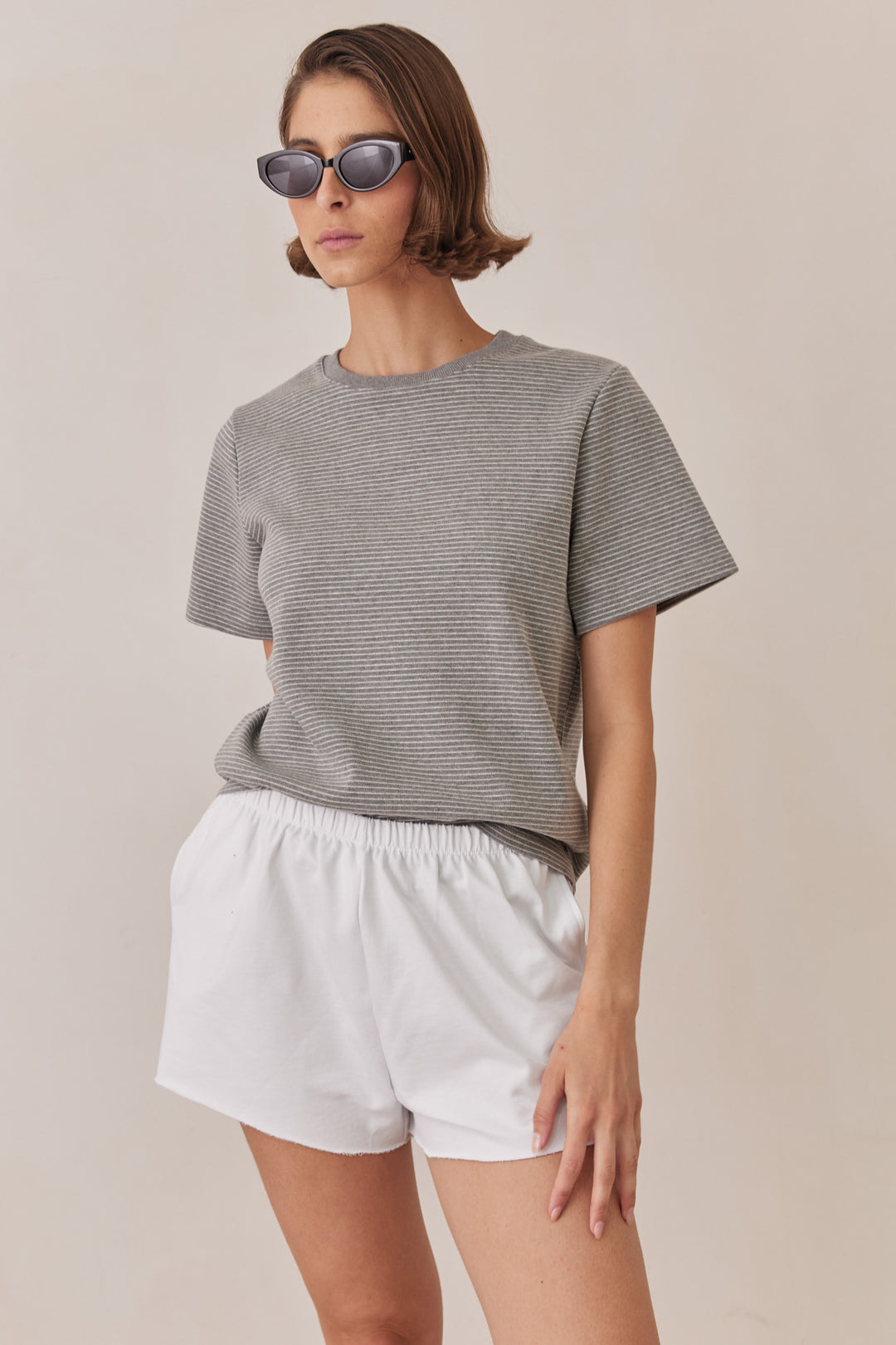 מכנסי שורטס פאולו סיומת גזורה | לבן