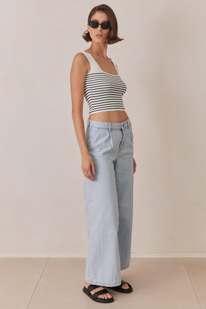 גופיית מיה סטרייפס מחשוף מרובע  | לבן/שחור