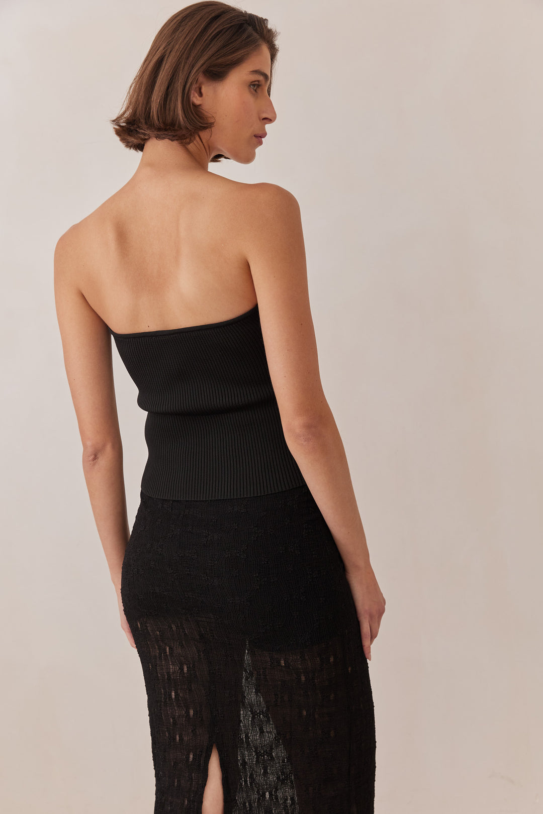 סטרפלס אן בד ריב מחשוף לב | שחור