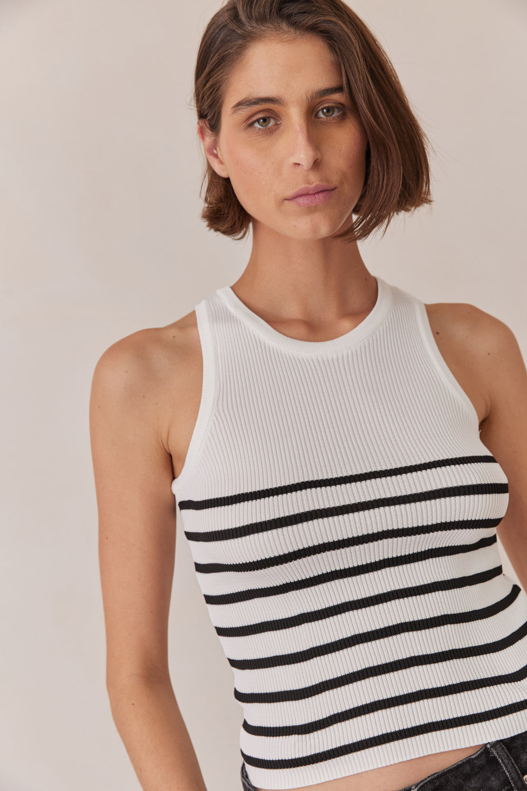 גופיית ברי סטרייפס | לבן/שחור