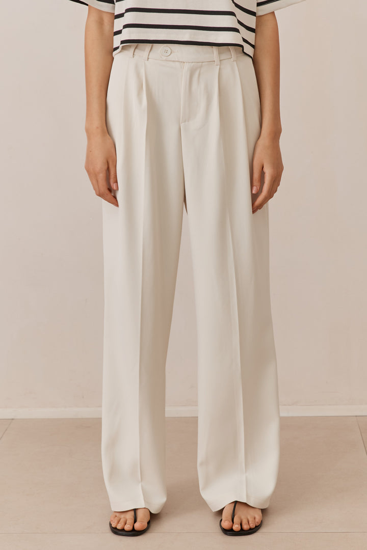 מכנסי ניקה מחויטים סגירה צידית | קרם