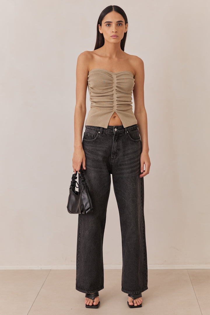 טופ סטרפלס רייצ'ל בשילוב כיווצים ושסע | ירוק זית