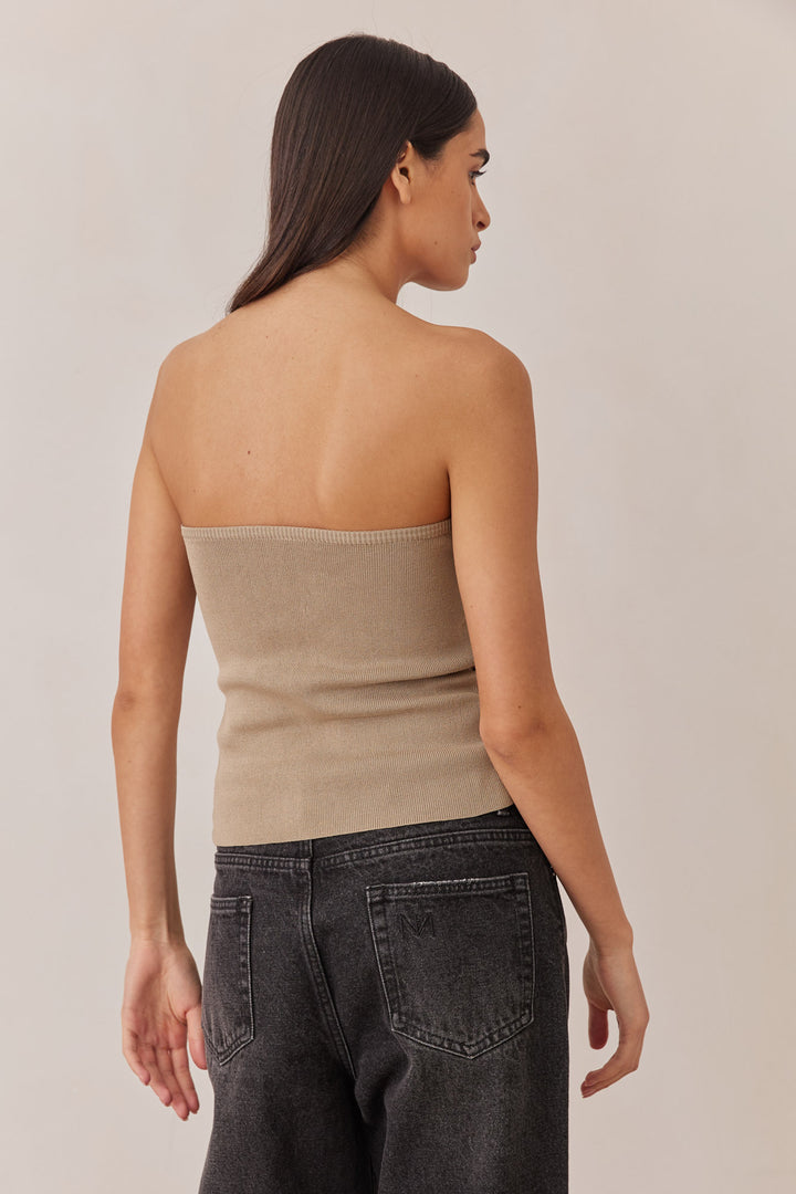 טופ סטרפלס רייצ'ל בשילוב כיווצים ושסע | ירוק זית