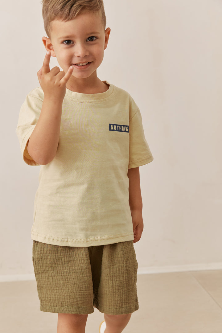 מכנסי ג'וני קצרים מבד טטרה בשילוב גומי במותן | ירוק זית