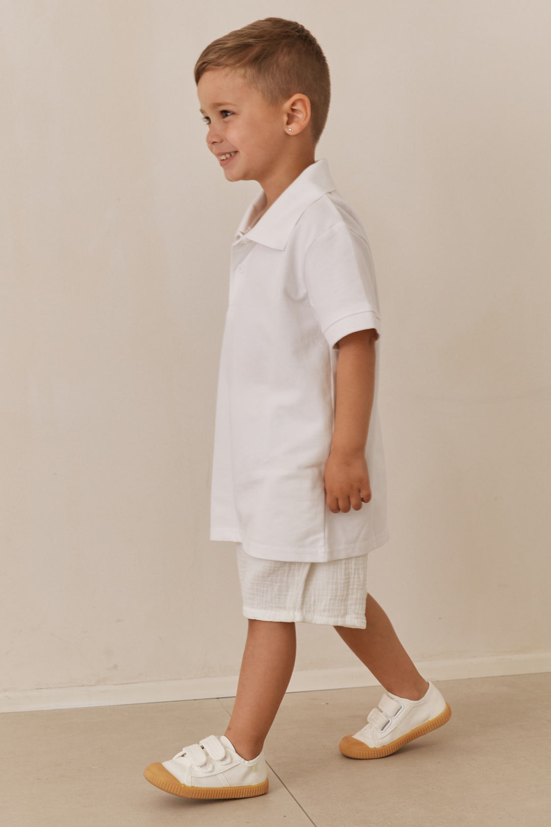 מכנסי ג'וני קצרים מבד טטרה בשילוב גומי במותן | לבן