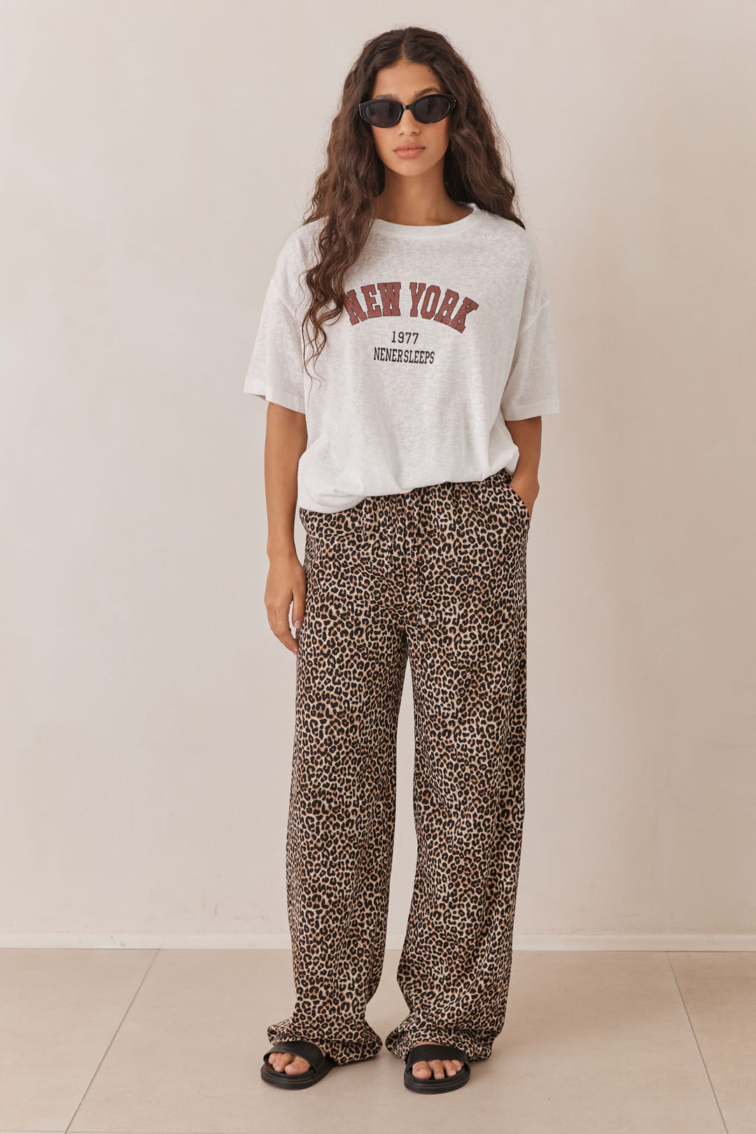 מכנסי זואי מנומרים בגזרה ישרה | מנומר