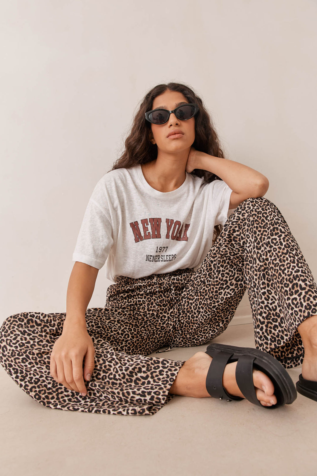 מכנסי זואי מנומרים בגזרה ישרה | מנומר