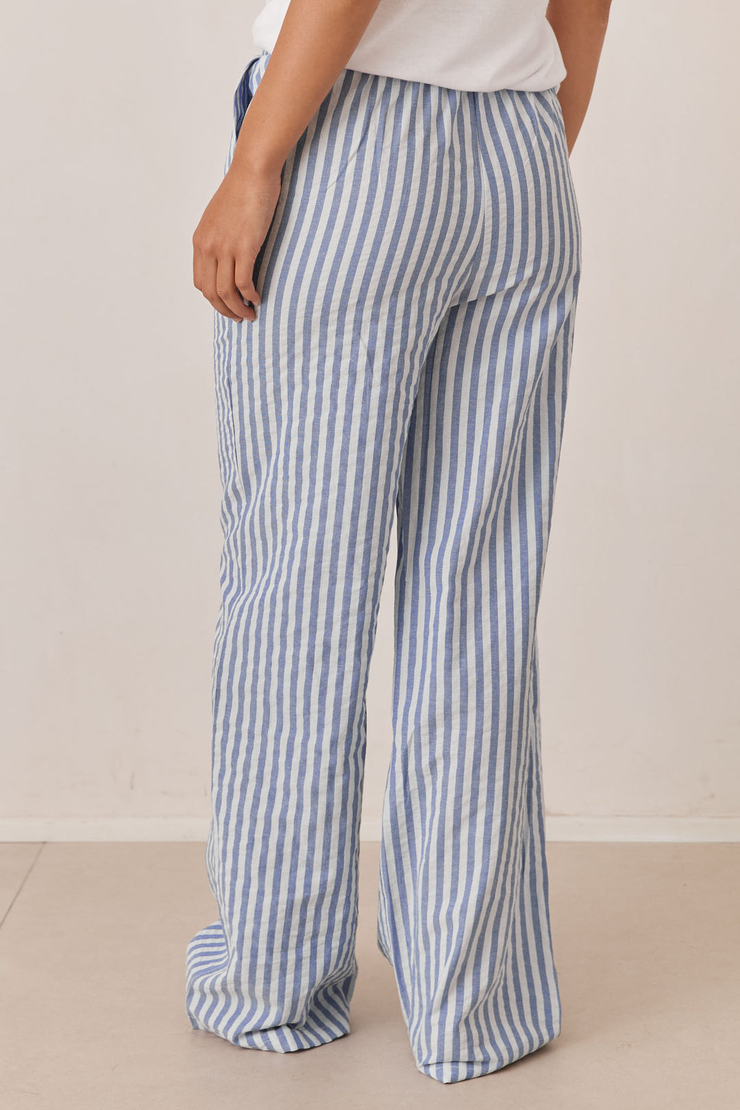 מכנסי לוסיה סטרייפס גזרה ישרה | כחול/לבן