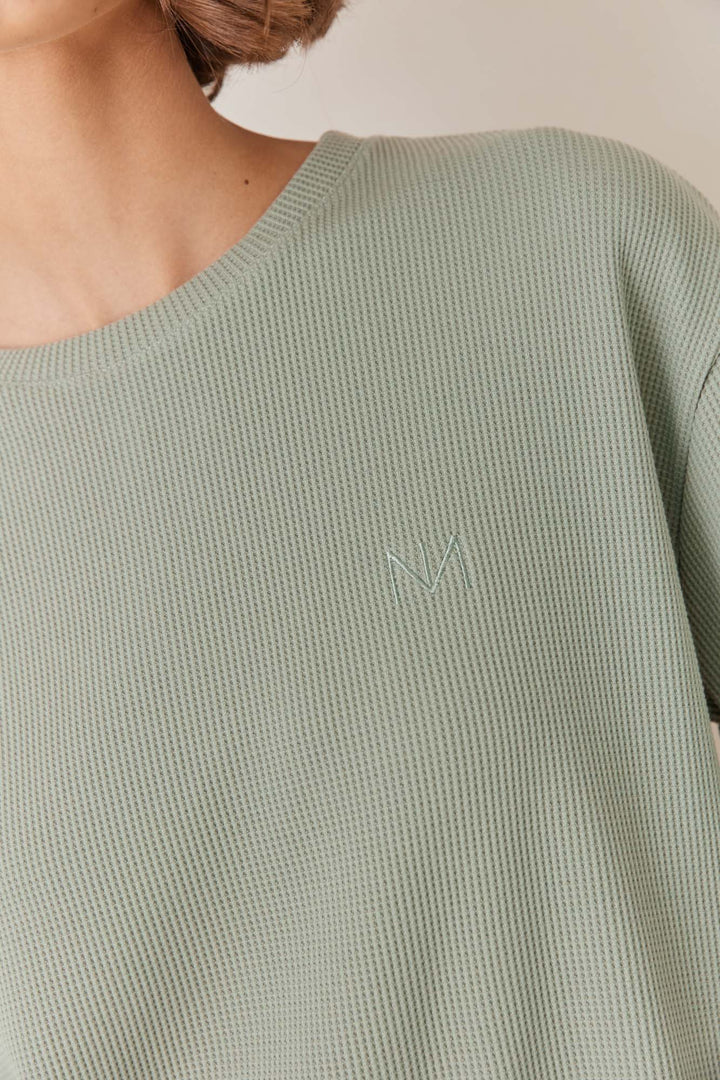 חליפת ורוניק בד וופל בשילוב רקמת לוגו | ירוק