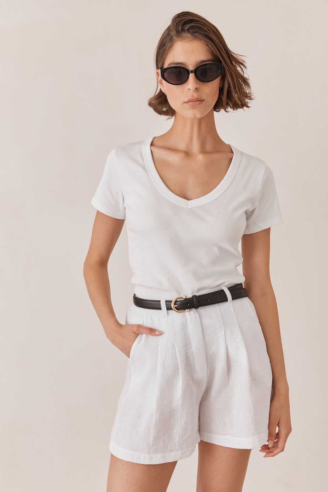 טי שירט בייסיק מונקו מחשוף וי | לבן