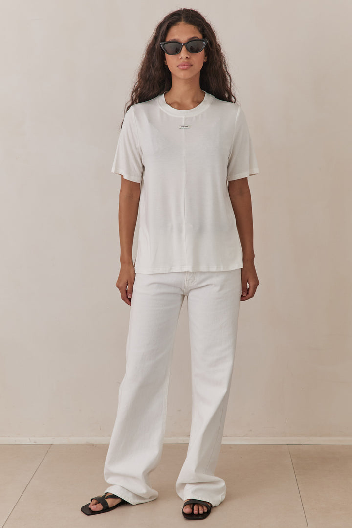 טי שירט אל שקפקפה בשילוב תווית לוגו | לבן