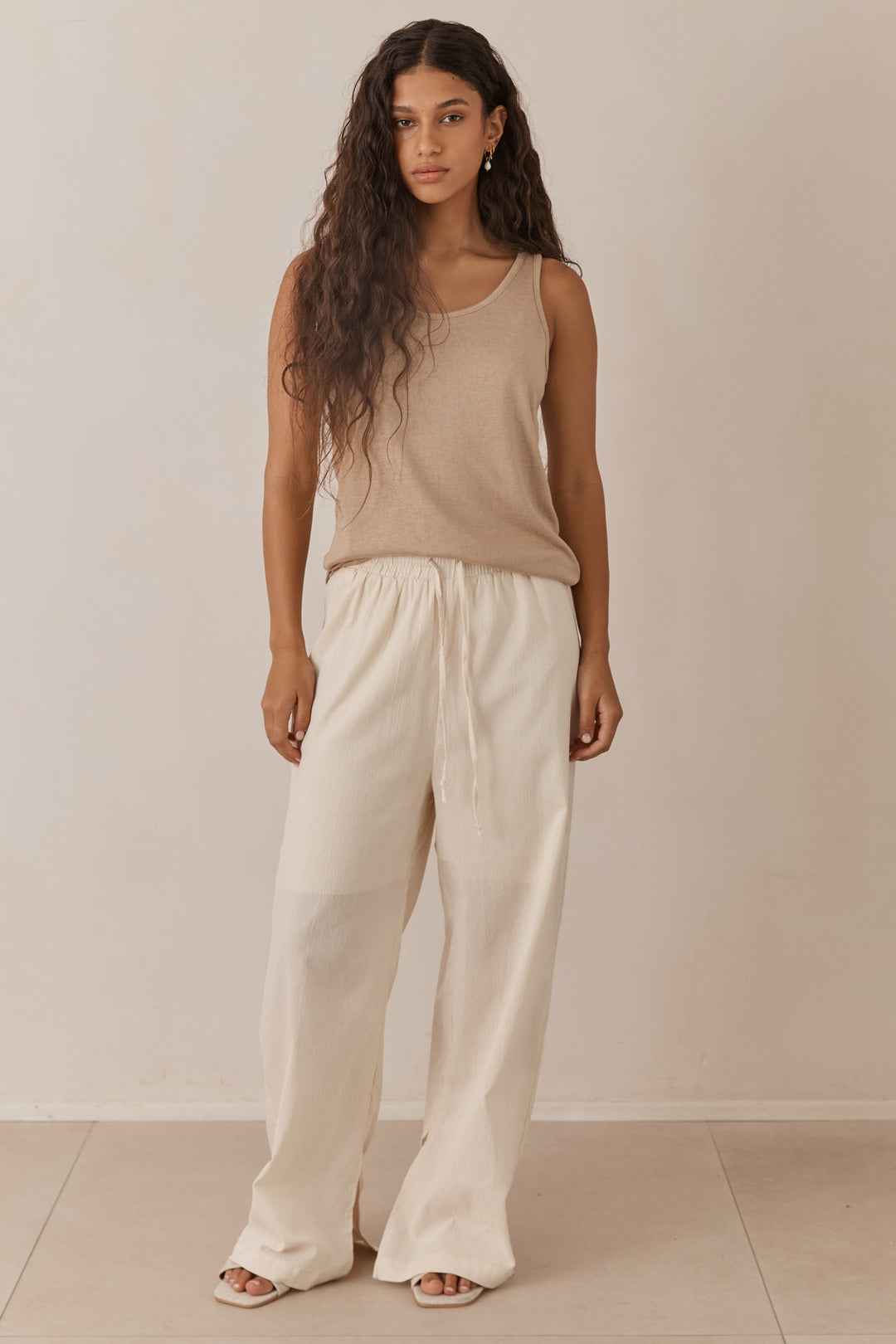 מכנסי אדל גזרה ישרה בשילוב קשירה | קרם