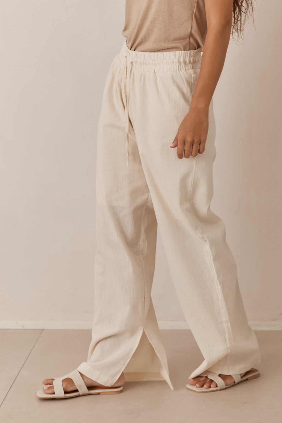 מכנסי אדל גזרה ישרה בשילוב קשירה | קרם