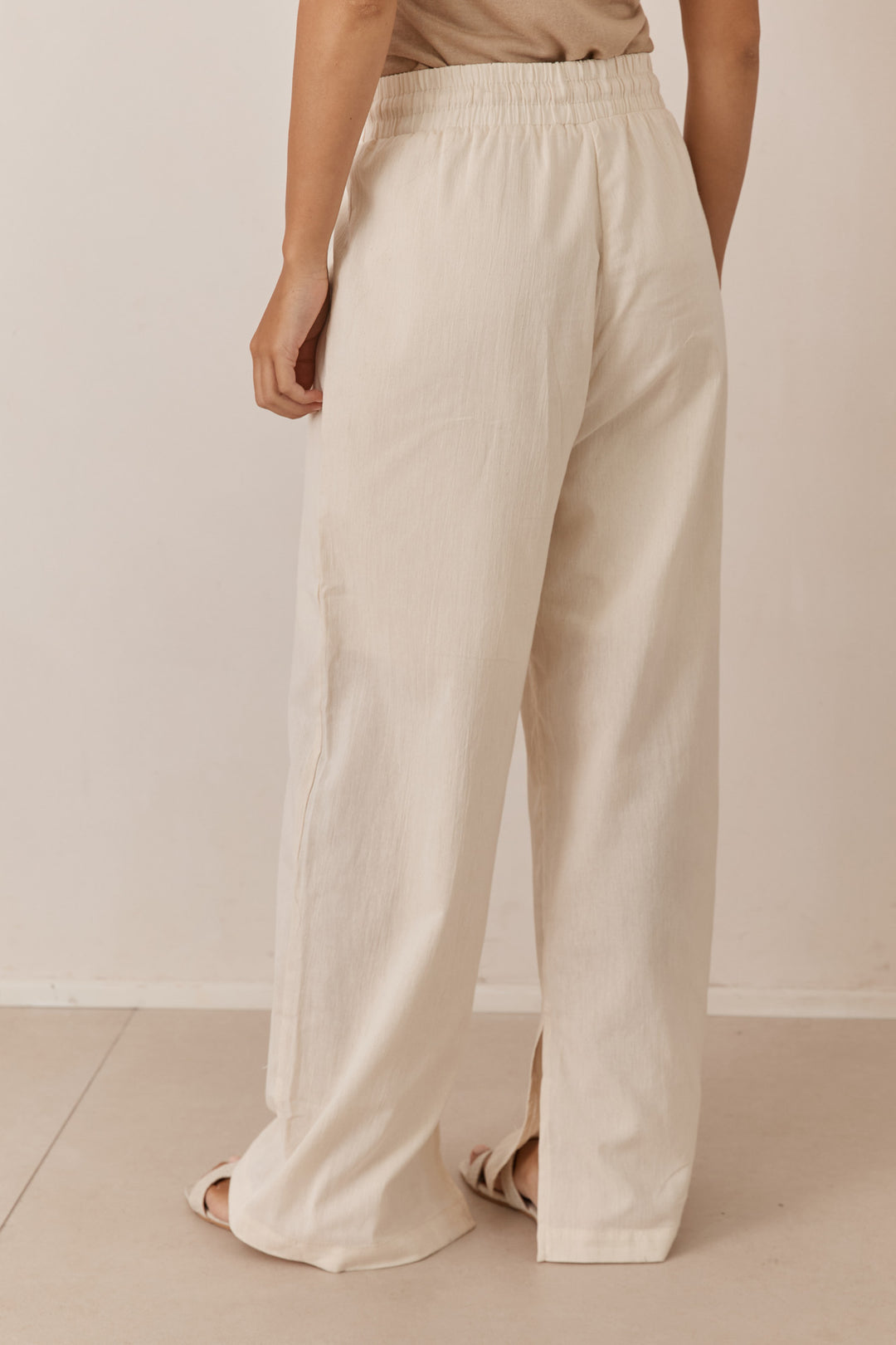 מכנסי אדל גזרה ישרה בשילוב קשירה | קרם