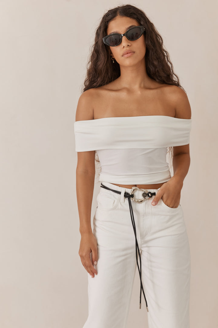 טופ מונרו אוף שולדרס | לבן