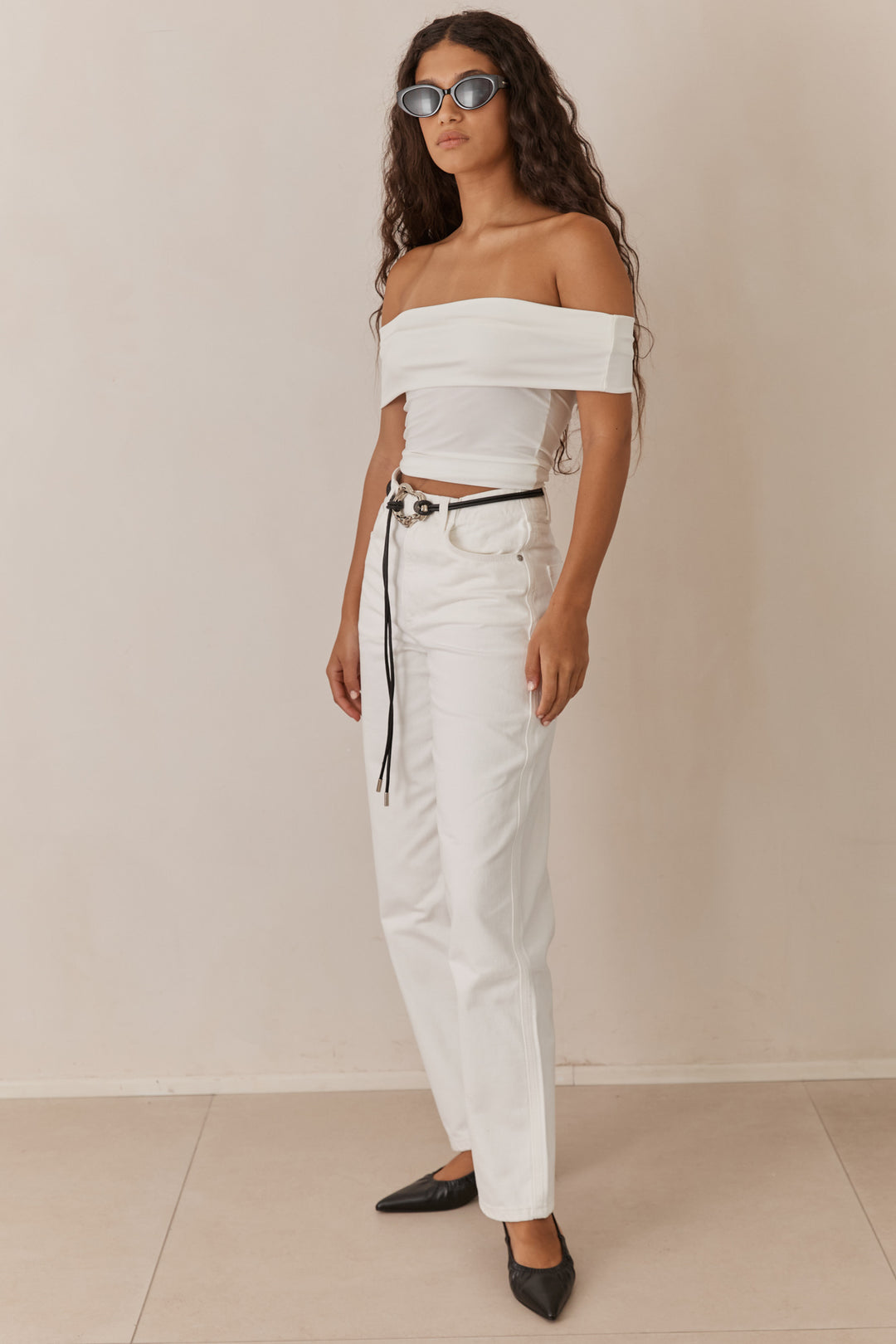 טופ מונרו אוף שולדרס | לבן