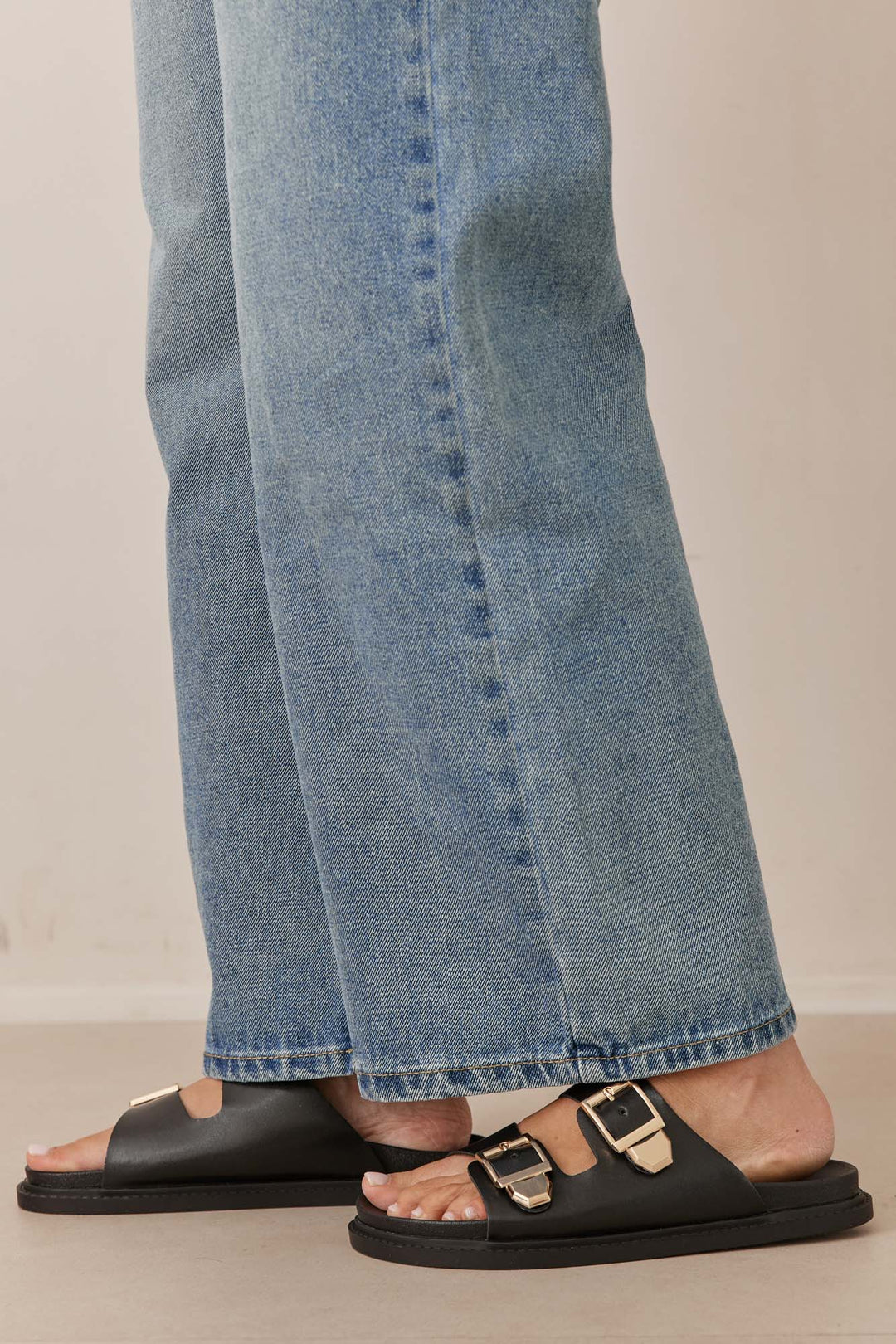 כפכפי רצועות סיאטל בשילוב אבזם | שחור