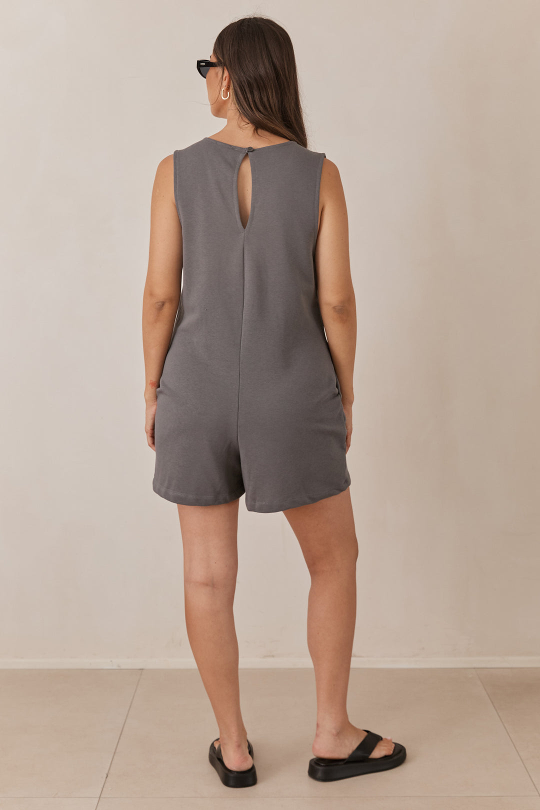 אוברול טיילור מחשוף וי בשילוב כיסים | אפור