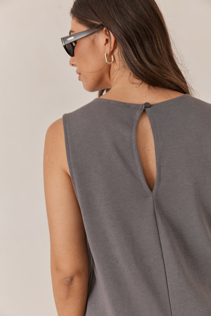 אוברול טיילור מחשוף וי בשילוב כיסים | אפור