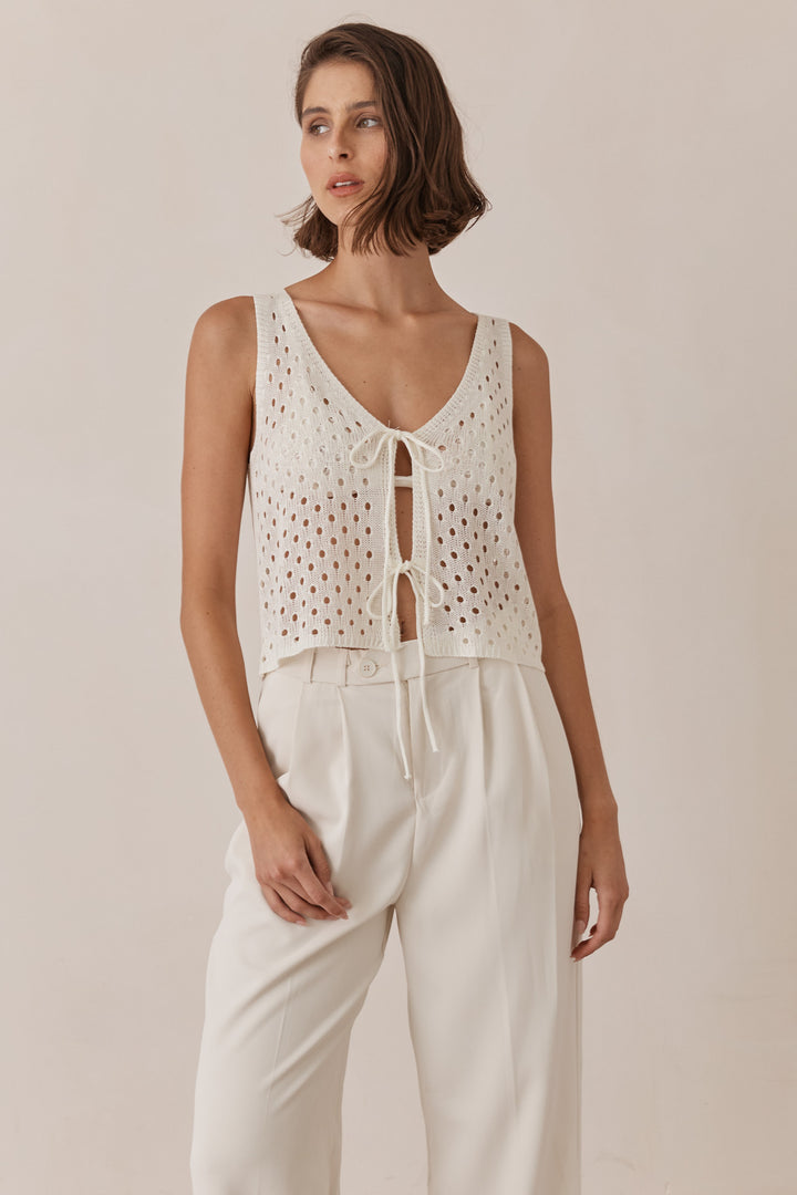 ווסט סריג מחורר ליון בשילוב קשירה | קרם