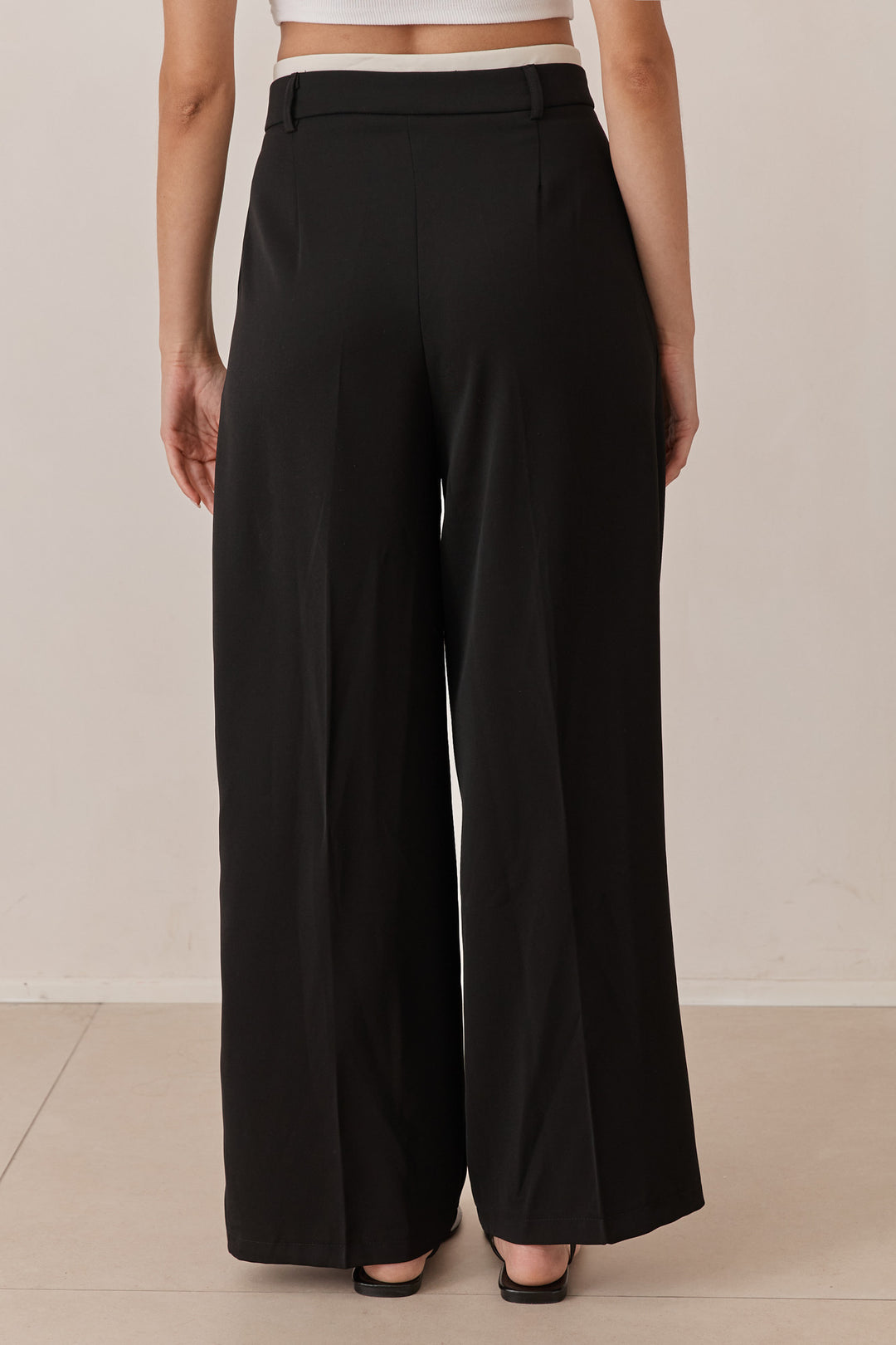 מכנסיים מחויטים אמסטרדם חגורה מובלטת | שחור