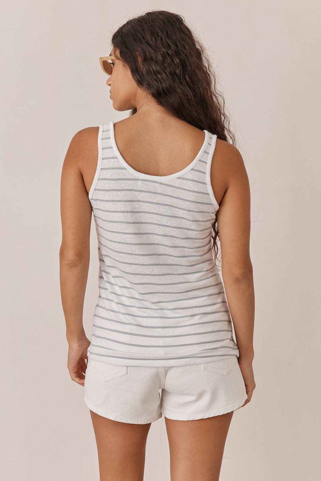 גופיית יאן סטרייפס | לבן/אפור