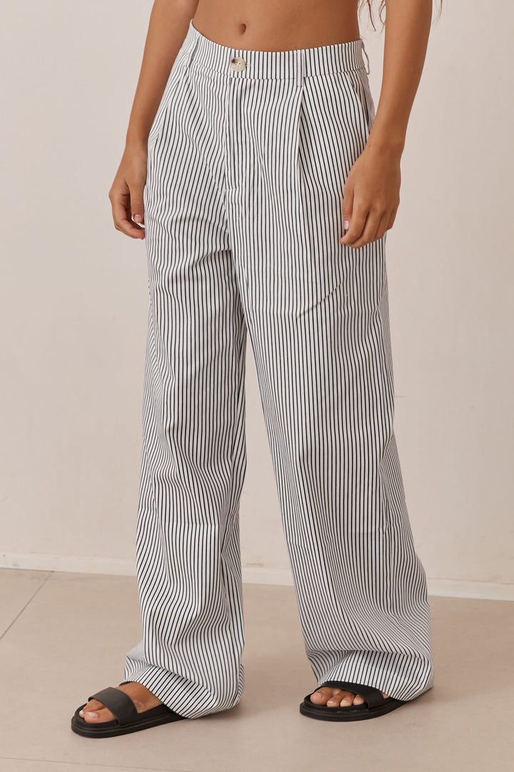 מכנסי מיאמי סטרייפס גזרה ישרה | לבן/כחול