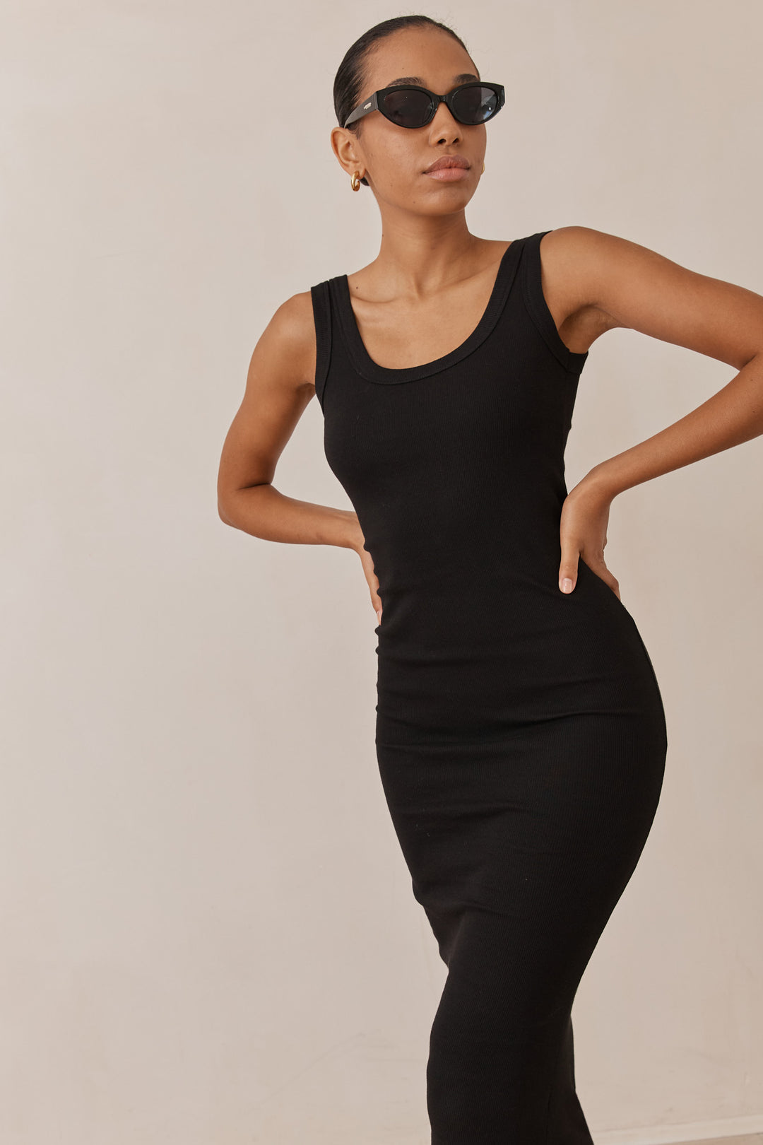 שמלת מקסי נאיה בשילוב שסע צידי | שחור